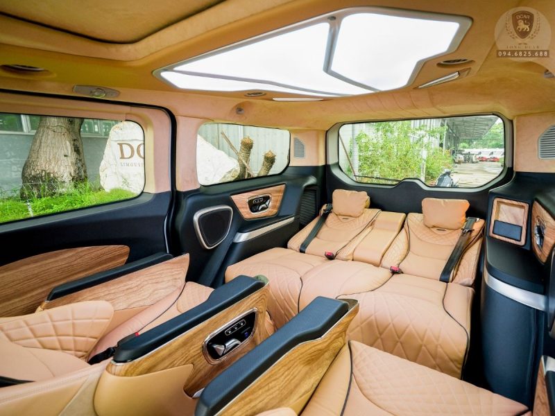ford-tourneo-limousine-2022