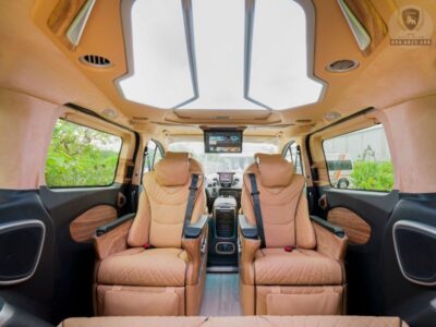 ford-tourneo-limousine