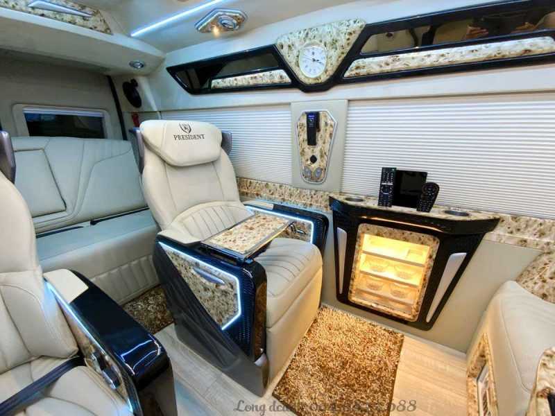 dcar-president-ford-transit-limousine-06