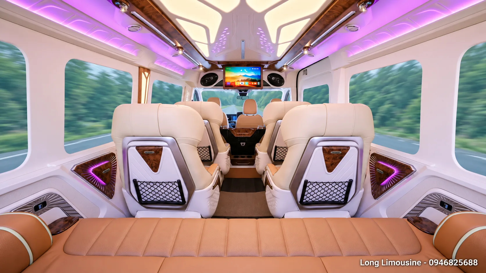 Toàn cảnh khoang nội thất DCar Thương Gia Ford Transit