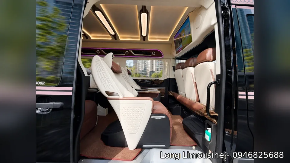 Nội thất DCar Thương Gia Hyundai Solati rộng rãi và tiện nghi