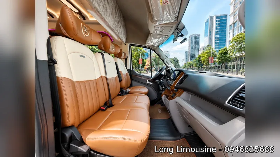 Khoang lái DCar Thương Gia Hyundai Solati