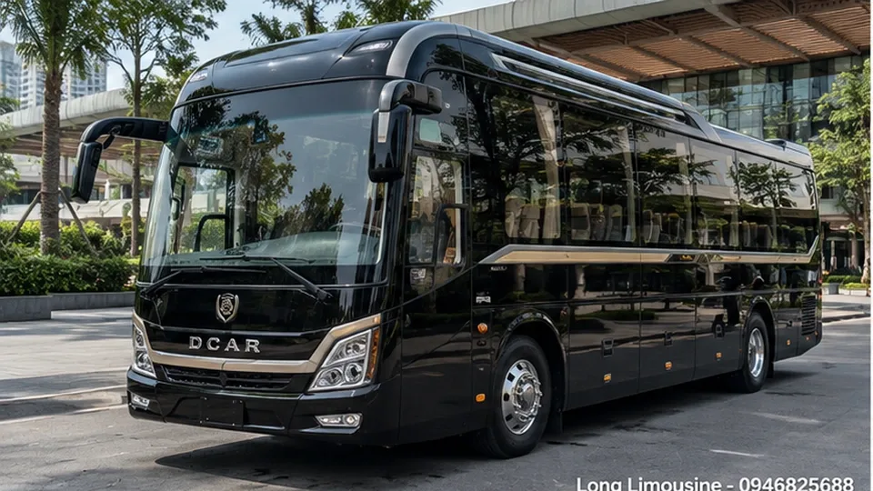 Ngoại thất xe limousine 29 chỗ cao cấp.